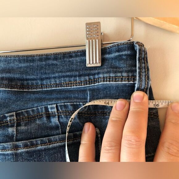 YMI | Wanna Betta Butt? | High Rise Crop Jeans - Picture 7 of 8